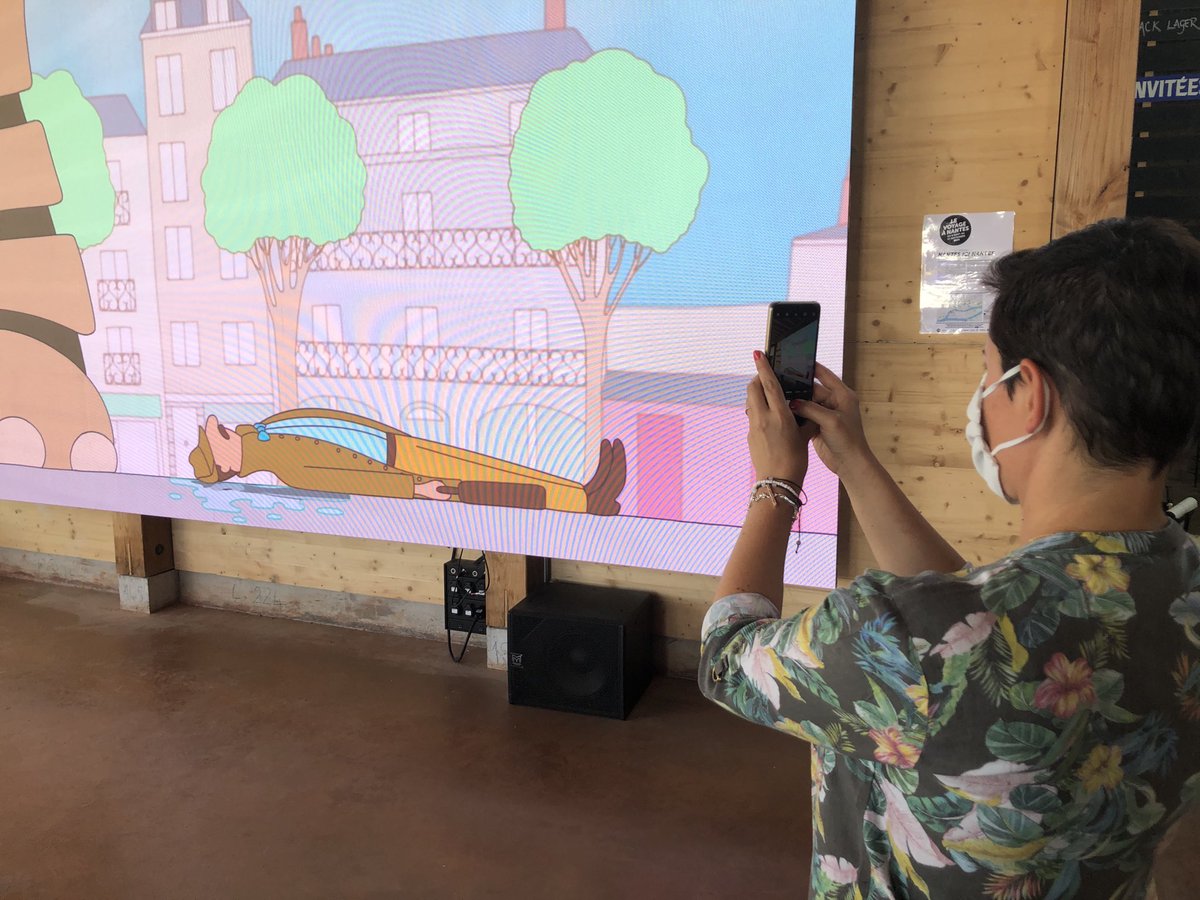 StephanePajot44's tweet photo. À la brasserie de Chantenay (Little Atlantique Brewery), un dessin animé « tatiesque » de 8 minutes en boucle, signé Mrzyk et Moriceau, qui présente #Nantes, 1ère œuvre visible du ⁦@levoyageanantes⁩ ⁦@presseocean⁩ (elle sera installée en gare de Nantes à la rentrée) https://t.co/1tijouKeZ5
