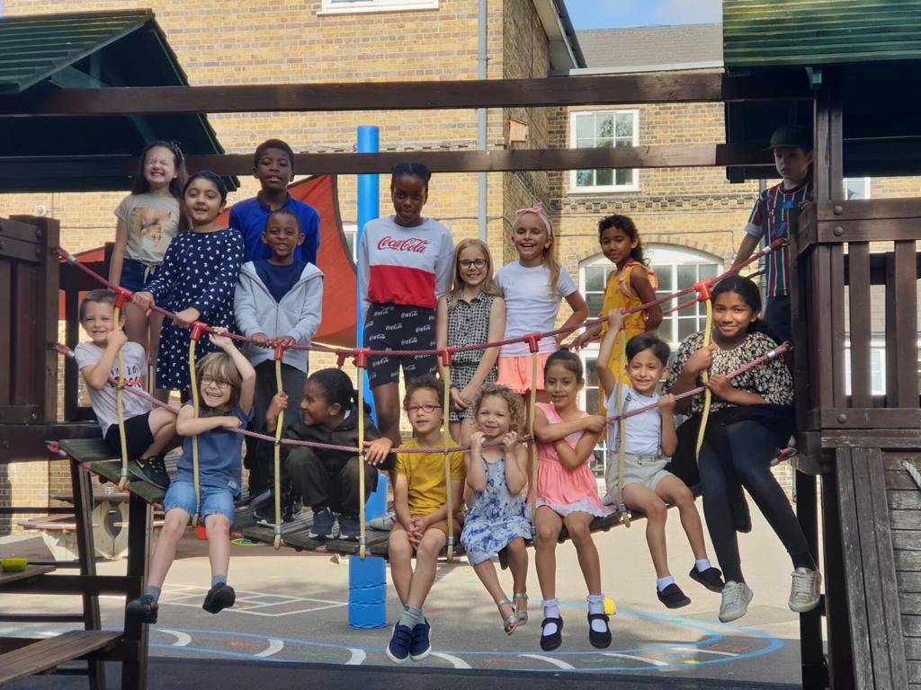 Old_OakPrimary's tweet photo. And that’s all for 2019-2020 💫 a final farewell to our #KeyWorkerBubble today 👋🏻

We are beyond proud of our #Children and the resilience they have shown during this unprecedented time.

We hope you have a super summer holiday and we look forward to seeing you in September 💙 https://t.co/asdVavCUnF