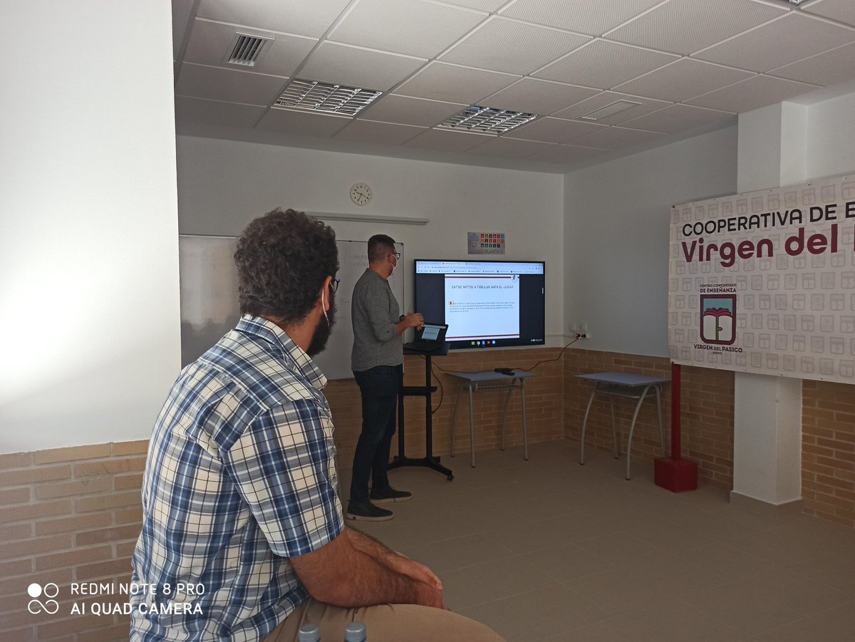 VirgendelPasico's tweet photo. Esta mañana hemos tenido la suerte de recibir formación sobre Oratoria. Damos las gracias a @idebatescolar  y a los formadores: Beatriz Domínguez, Andrés Ortigosa, Antonio Morales, Pedro Jesús Plaza, Jesús Baena y Juan Carlos Flores. El próximo curso, "Oratoria en E.Primaria" 💪 https://t.co/oRRQIsPD5N
