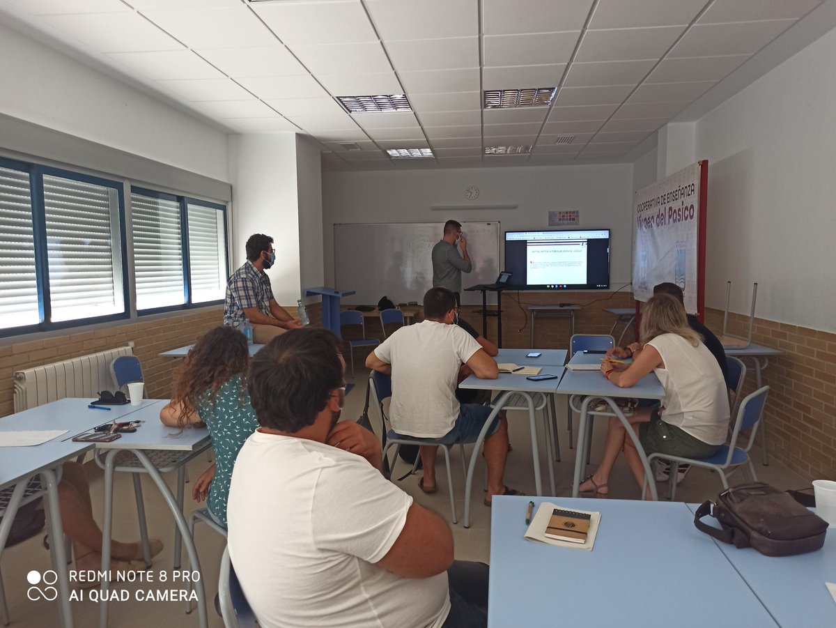 VirgendelPasico's tweet photo. Esta mañana hemos tenido la suerte de recibir formación sobre Oratoria. Damos las gracias a @idebatescolar  y a los formadores: Beatriz Domínguez, Andrés Ortigosa, Antonio Morales, Pedro Jesús Plaza, Jesús Baena y Juan Carlos Flores. El próximo curso, "Oratoria en E.Primaria" 💪 https://t.co/oRRQIsPD5N