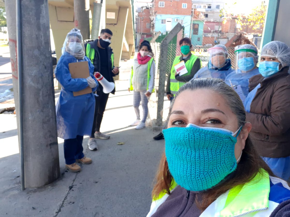 Veronica_L25's tweet photo. El equipo de @IVCBuenosAires sigue trabajando en el Barrio Ricciardelli de la @bacomuna7, para evitar la propagación del Covid 19 .
BUENOS AIRES PRESENTE https://t.co/SZ1rrCDkgs