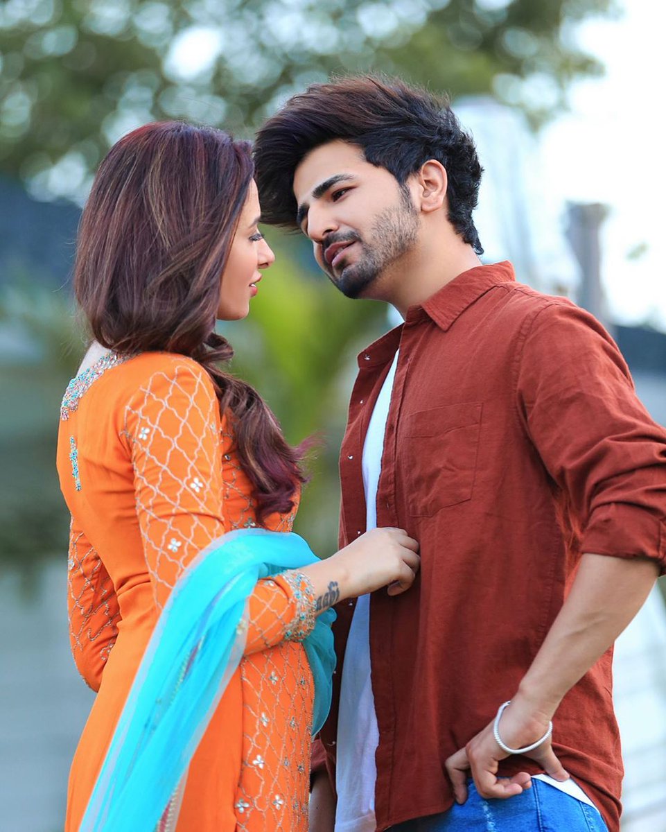 MCutesgirl's tweet photo. #HoshOutTomorrow The song is going to be a big hit....Mahira nd nikk amazing chemistry... https://t.co/YS0SBhqyLe