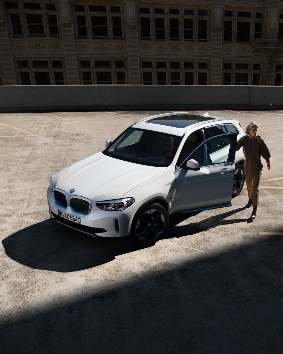 BMW’nin tamamen elektrikli ilk ‘X’ modeli Yeni BMW iX3 yollarla buluşmaya hazır. #THEiX3 #BMWi #BornElectric