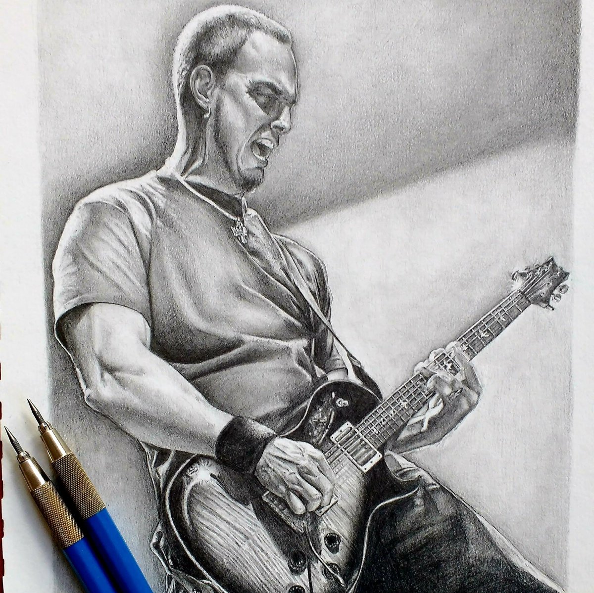 PencilCraftsman's tweet photo. One from a few years ago and one of my favourites to date. I *think* the man himself has it, @MarkTremonti??
I swear one day I'll get around to finishing the other guys.
@alterbridge
#alterbridge #abnation #marktremonti #myleskennedy https://t.co/J9VscMQJTK