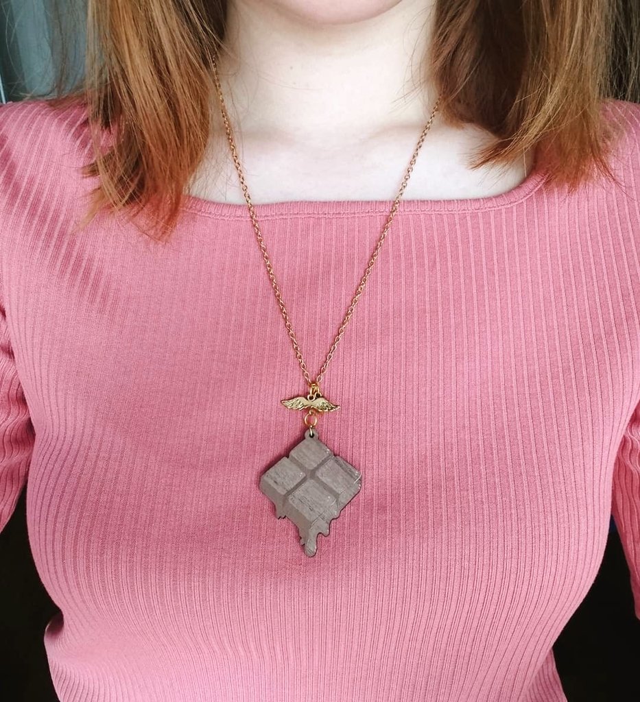 weiliwonka's tweet photo. ✨NEW STUFF✨
CHOCO RANGE
I've been making some lolita coord https://t.co/hhwNLeTJIe is one of the designs for the choco range.Some melty chocolate to match your everyday outfit with something sweet,or a little something extra for your lolita coord #lolita #necklace #chocate https://t.co/xkmRgojvfm