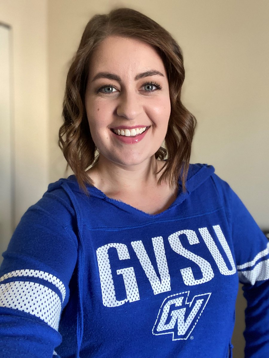 GVSUJobs's tweet photo. 🤗 Say hello to this week's #HRFeature, Elizabeth Richmond, Graduation Auditor for the Registrar’s Office! She says that she broadens the #LakerEffect with each degree she and her team awards as those alumni go out into the world and start their own Laker Effect 💙 ⚓ https://t.co/ERwEYIFRRr