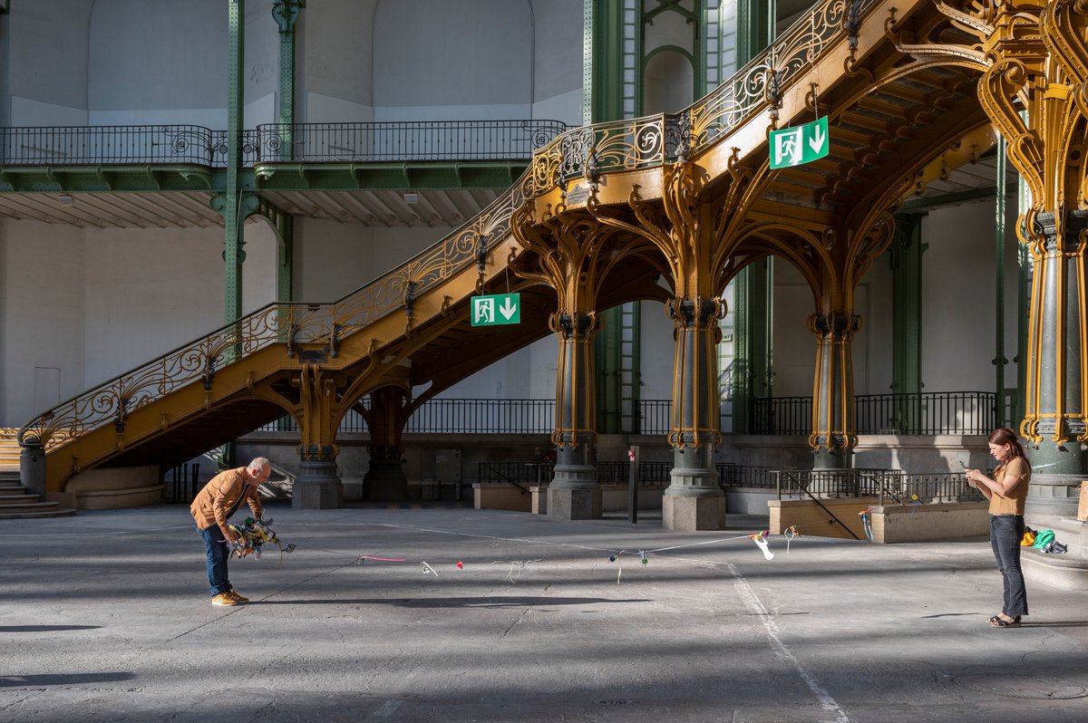 GrandPalaisRmn's tweet photo. Laissez-vous tenter par une visite guidée de l'atelier de @FranckScurti ce dimanche dès 16h à l'occasion de #GrandPalaisAuJourLeJour ⭐ Accès libre et gratuit, toutes les infos : https://t.co/jgAlzWlAjZ https://t.co/c2QduwUfuV