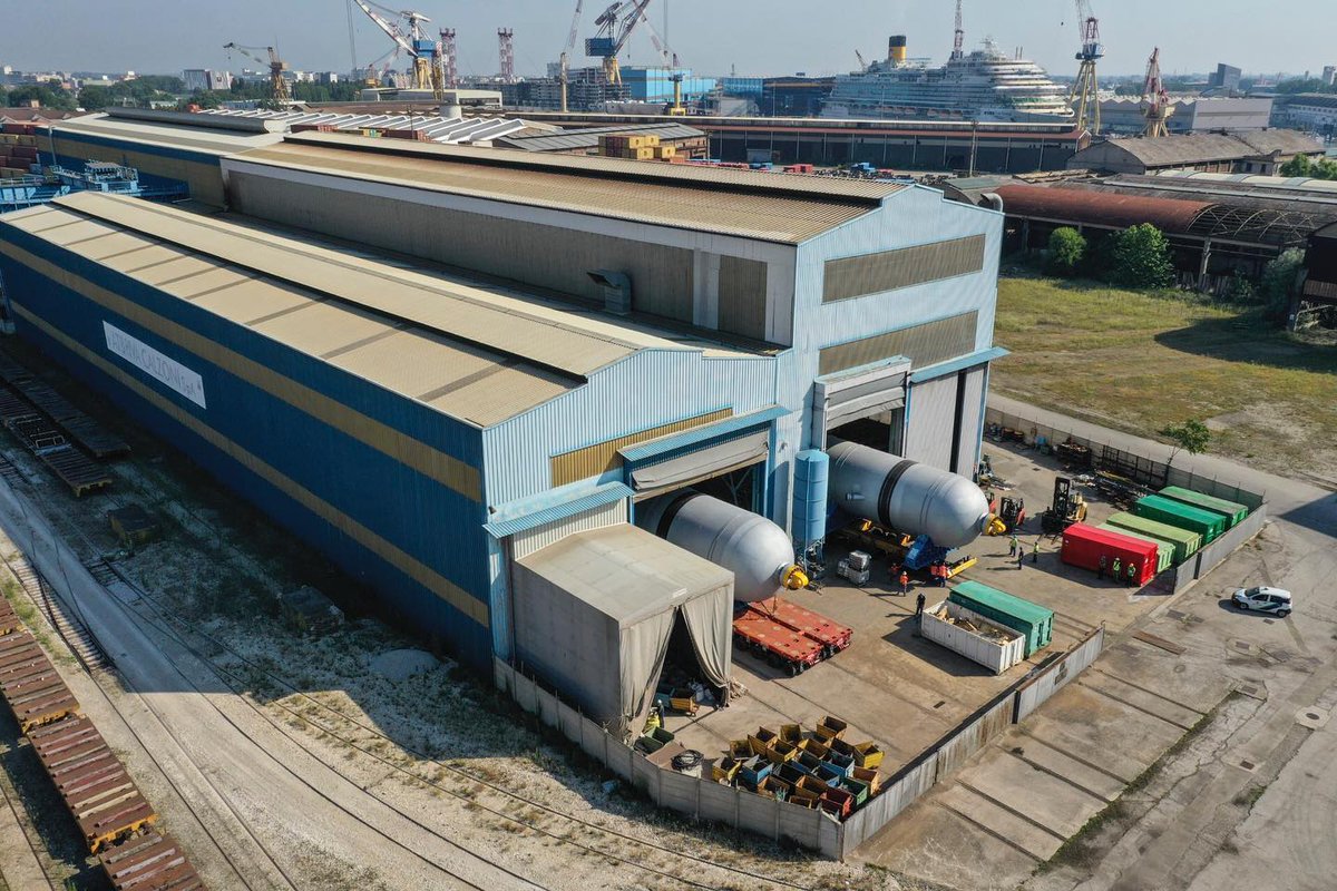 ATB_group's tweet photo. The three mega reactors manufactured by the Heavy Equipment division of ATB Group left the Port of Venice for Thailand in recent hours to reach the Sriracha refinery.
.
.
.
#atbgroup #heavyequipment #reactors #pressurevessels #shipping #ThaiOil #Thailand #energy #oilandgasindustr https://t.co/CWlBtVEY6B
