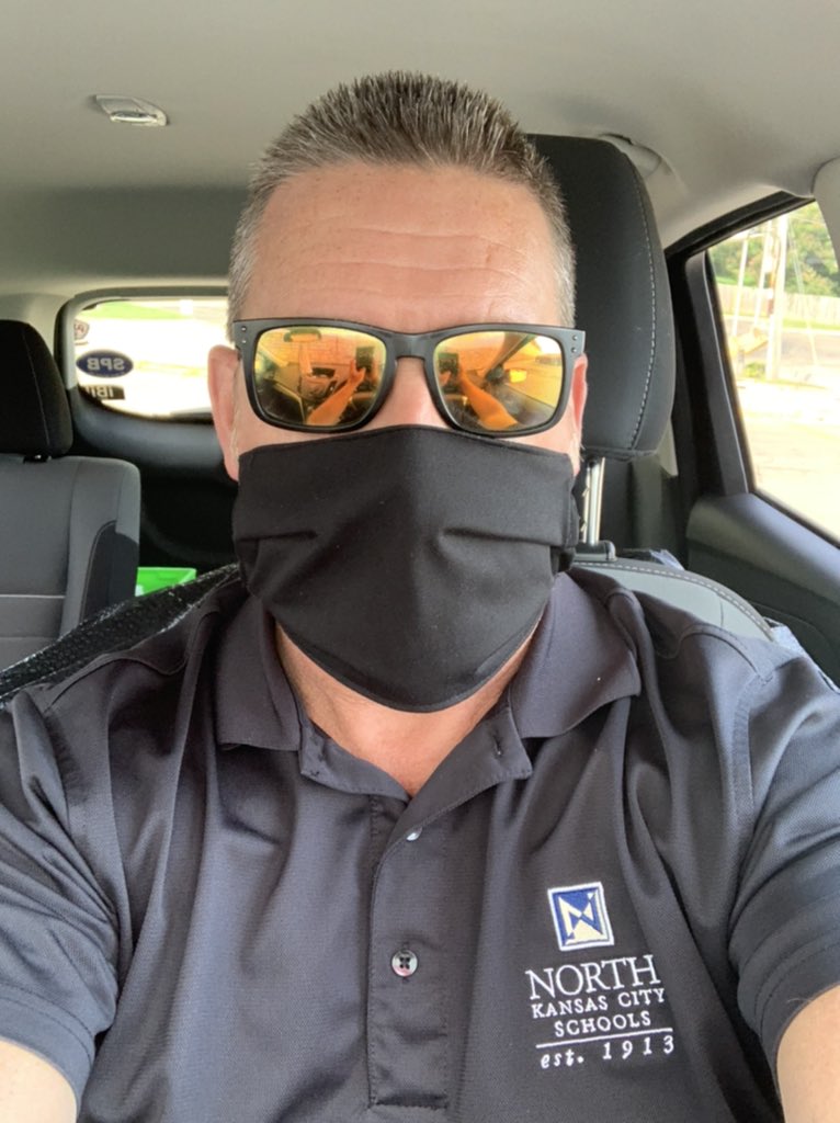 BrianMercerNKC's tweet photo. #MaskUp Tip:
Whether I’m wearing my mask for visits to @NKCSchools events or school visits or wearing my mask at Ford for 12 hours a day, I’ve found that these “Mask Holders to Protect Ears” work very well! You can order them on @Amazon in packs of 5 or 6! #MaskUpNKC https://t.co/9kkH0LIsED