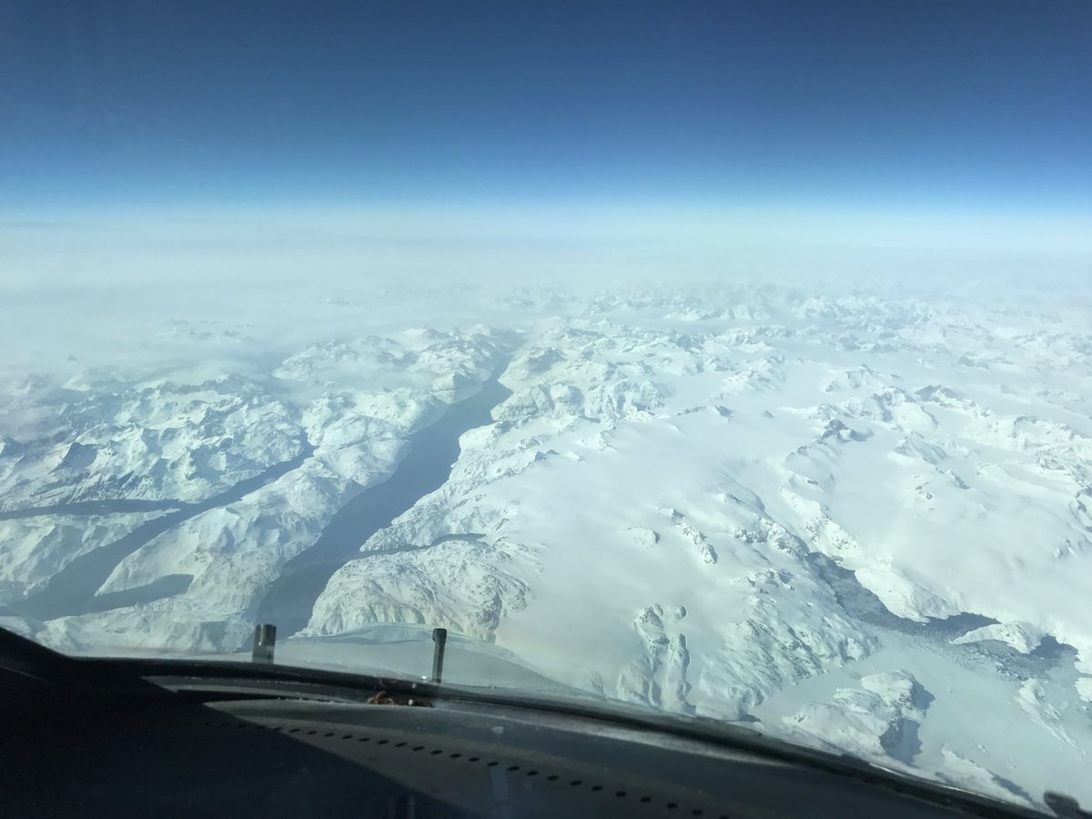 The are few office windows that give a view like the  #Boeing747 and I have be awestruck by some on the natural phenomenon and vistas I have seen. Here is an  #AuroraBorealis, noctilucent cloud, and of course the  #glaciers and mountains of  #Greenland.  #AvGeek  #BritishAirways747