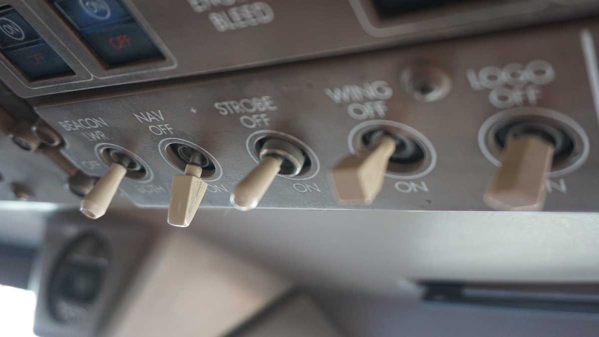 The flight deck of the 747 has some great user interfaces  #UI. Did you know the Flap lever is shaped like a flap? The gear lever is shaped like a wheel. Every switch has a unique shape and feel so it can easily be identified in the dark.  #Boeing747  #BA747  #BritishAirways747