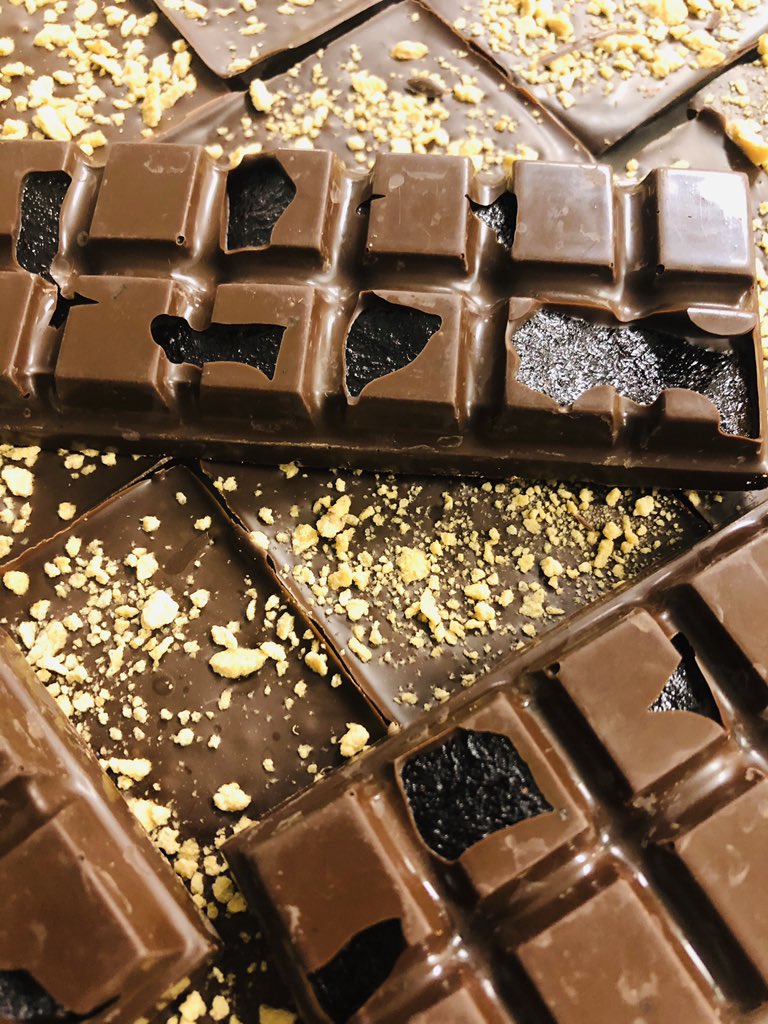 AuthorColleenH's tweet photo. Just dropped off a big batch of fresh made #Saskatoonberry #maplecrunch bars @CulinaToGo - grab a few they’re awesome!! #yegfood #yegchocolate #nomnom https://t.co/WIDnGrWQF5
