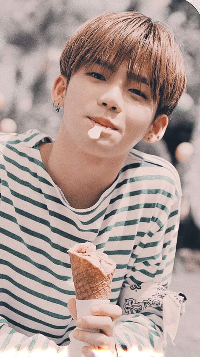 panda_jhoon's tweet photo. Hyunsuk had been through a lot, Mixnine struggles and his struggles during YGTB is so heart wrenching. And now he's the leader and debuting soon. Reply the tagline if you appreciate him

#빛나는TREASUREDAY 
#StrongLeaderHyunsuk
@treasuremembers 
트메는 트레저 옆에 항상 있을게 https://t.co/fU2Bgn1OSo