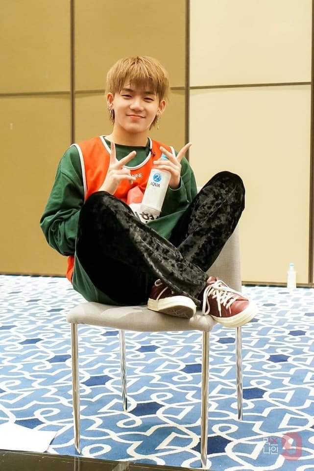 panda_jhoon's tweet photo. Hyunsuk had been through a lot, Mixnine struggles and his struggles during YGTB is so heart wrenching. And now he's the leader and debuting soon. Reply the tagline if you appreciate him

#빛나는TREASUREDAY 
#StrongLeaderHyunsuk
@treasuremembers 
트메는 트레저 옆에 항상 있을게 https://t.co/fU2Bgn1OSo