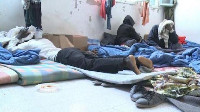 migradetention's tweet photo. Tunisia court orders release of 22 migrants from much criticised El Ouardia detention centre, a ruling "sans précédent" says @omctorg @ASF_NGO @FT_DES Since Covid, there have been mounting calls for ending arbitrary migra #detention in #Tunisia. 
>> https://t.co/gUfWcZGh5V https://t.co/v70SpVbfFw