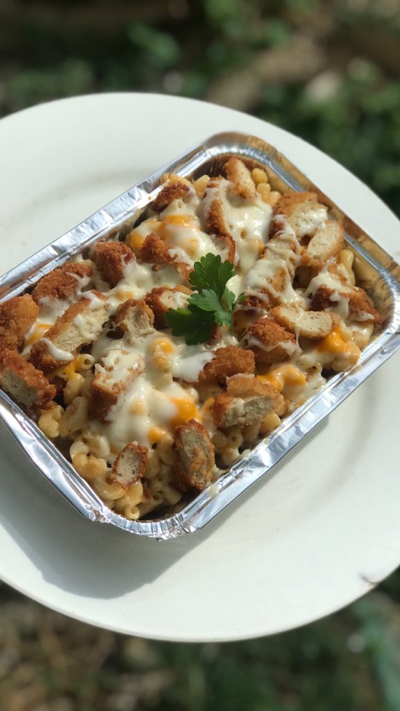 maryam_uh's tweet photo. Mac and cheese with chicken 🙂🙂 https://t.co/jFO84M6AGr