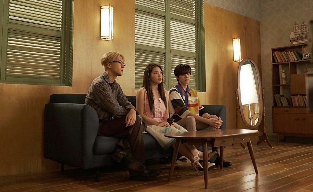 VIXXSupport_SP's tweet photo. [RAVI]

Imagenes de la colab de Ravi con Yeri (RV) y Kim Wooseok .

#RAVI #YERI #KIMWOOSEOK
#FeverMusic
#라비 #예리 #김우석 #피버뮤직
cr. Ig fever_nc https://t.co/V9rsCIJYxm