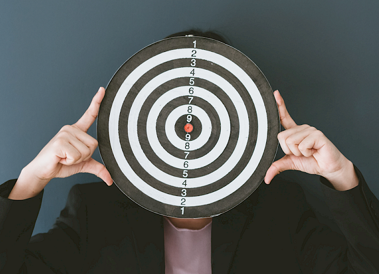 Een succesvolle e-learning lanceren? 🤔 Begin met de analyse van je doelpubliek. Daar vallen belangrijke, vaak miskende lessen uit te trekken. Onze NEO-consultants geven raad. #elearning #wokshops 👉 okt.to/GISamM