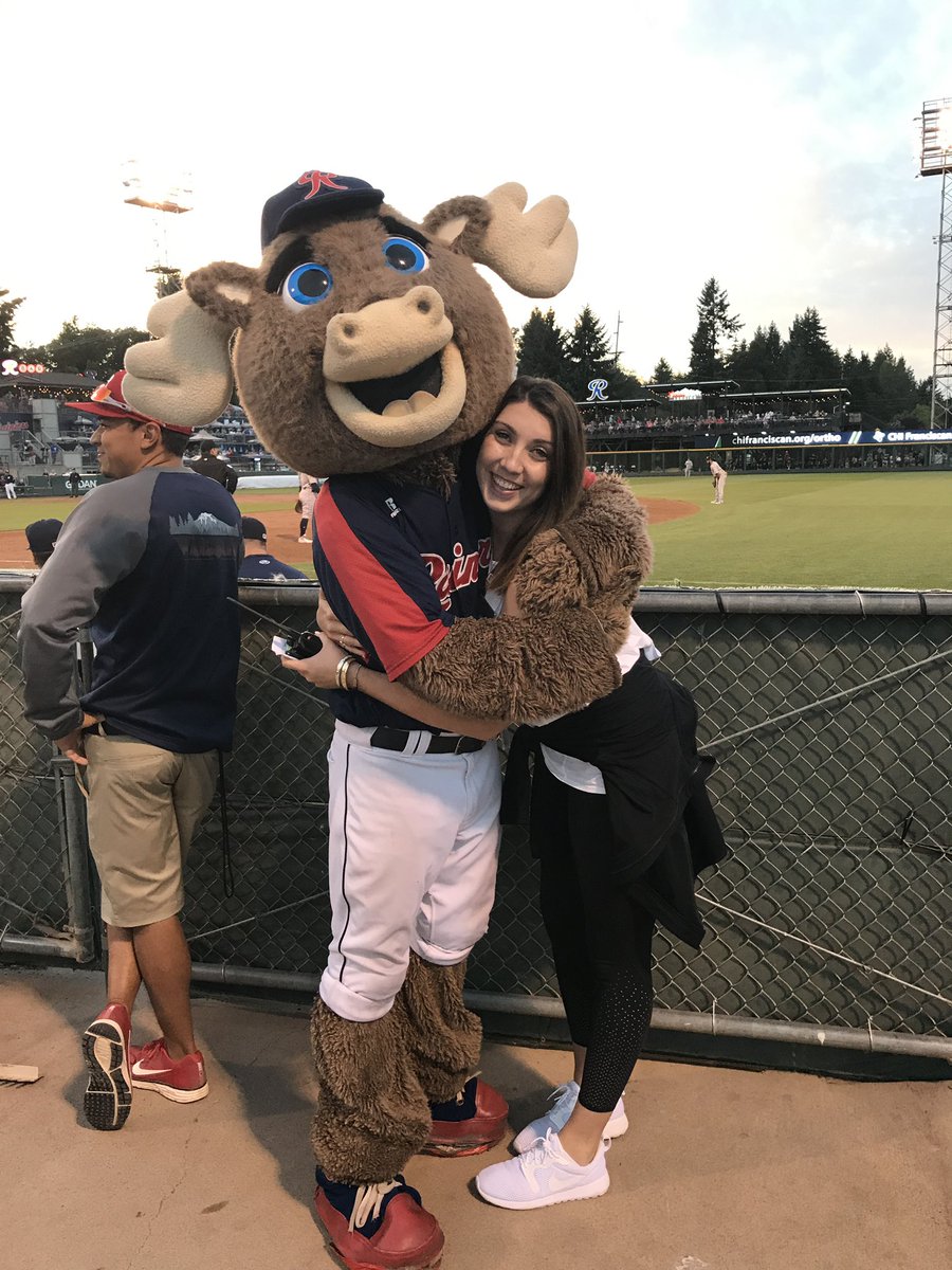 Women belong in sports. 👏🏻 #womeninsports #Bossbabes