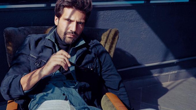 Turcas_Es's tweet photo. 🇹🇷 #KaanUrgancioglu será el protagonista junto con #CansuDere de la adaptación de #DoctoraFoster para KanalD https://t.co/IOOY4MilNp