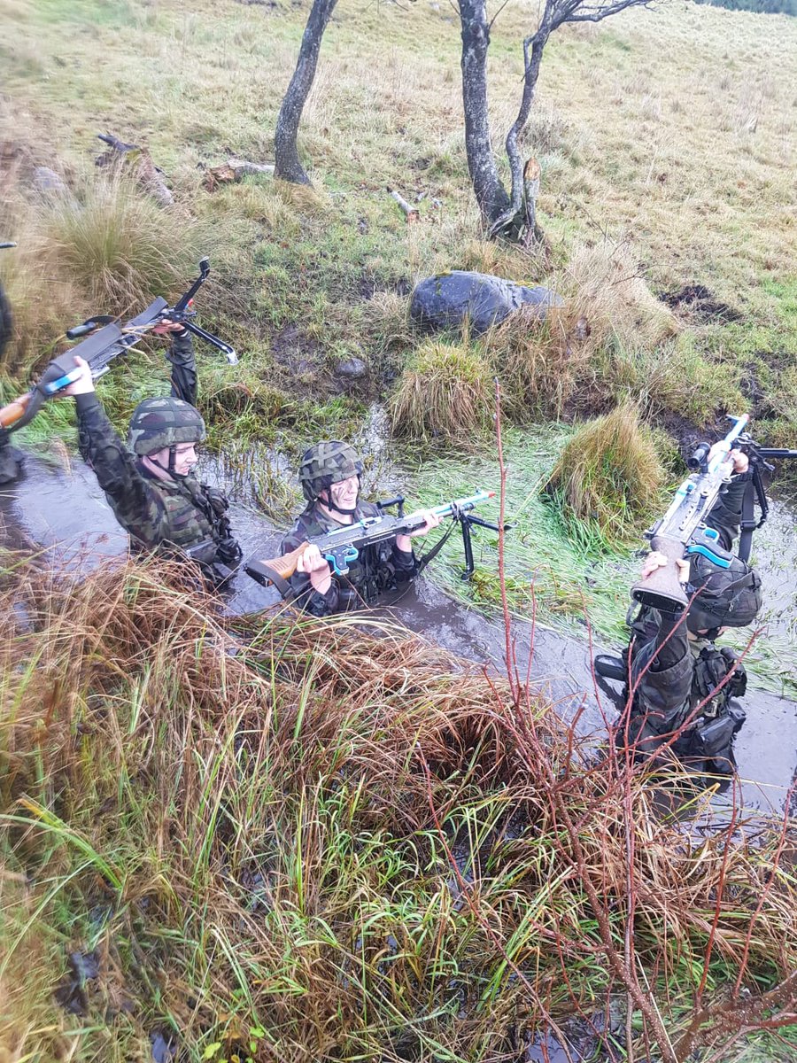6_Inf_Bn's tweet photo. @DF_ACOS @12infbn Sir. Don't worry we take care of our Generals! Our 2 Stars were involved in different type of water sports this week. @2BdeGoc https://t.co/NqXjmKvYfg