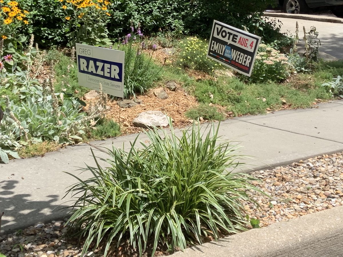 EmilyforKC's tweet photo. Our campaign manager won't allow us to order more! 😜 We are running low on yard signs so if you would like one delivered to you to show your support for the campaign, please DM us your address.
#TeamEmily #Emily4Mo #YardSigns #August4 #ShowMeYourSignGarden https://t.co/1VOXZaoxR6