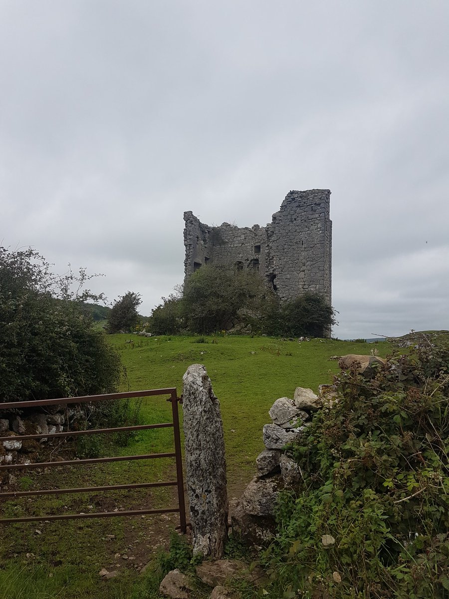 @LLHistory Today's walk past Arnside Tower. Built in the 15th century to protect against raiding groups from the English-Scottish borders who used to rob and kidnap in dark winter months