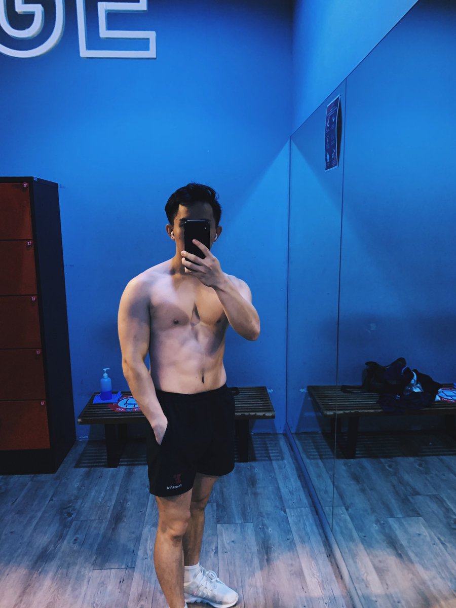 rixinnn's tweet photo. One month since phase 2!!!!! I want thicker/bigger arms 😭 https://t.co/JOLEqxZ2mn