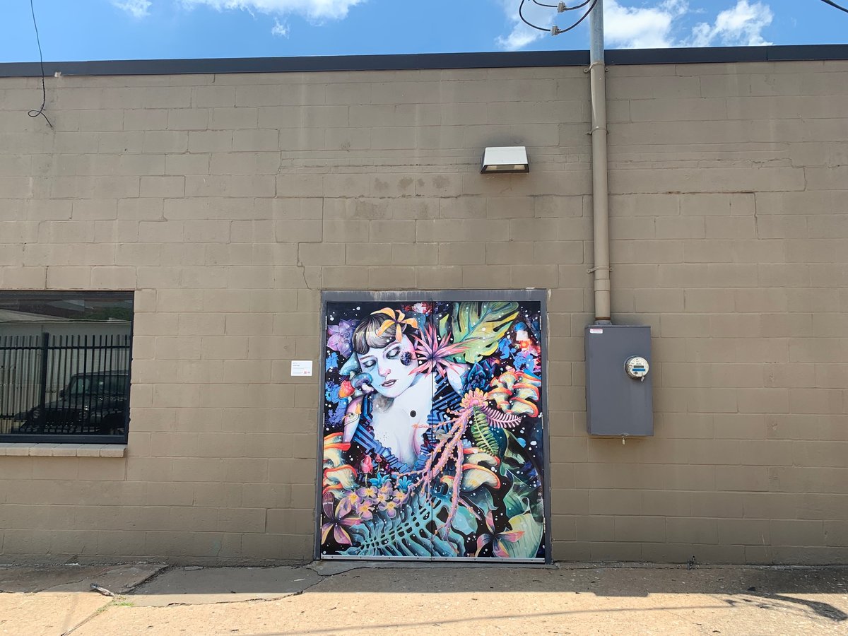 oaiquartz's tweet photo. Next time you’re in downtown OKC, keep your 👀 peeled for these 2 works by alums Sarah Allen and Jordan Tacker in #DoorTourOKC! Thank you @AutoAlleyOKC for supporting local artists!

View the Door Tour map here: https://t.co/nFJ0aa2Swf

•
#OSAIalumni #qmrocks https://t.co/fJSNmIfSqF