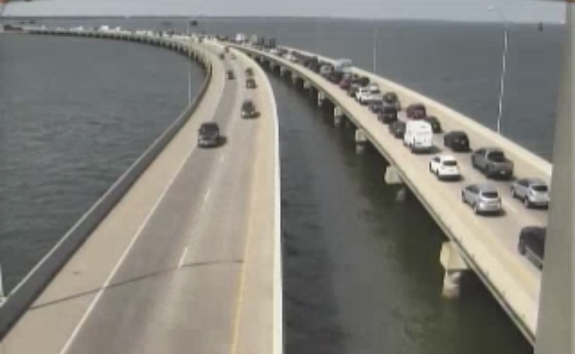WTKR3's tweet photo. #Traffic alert: Northbound lanes of I-664 at #MMMBT shut down in #Suffolk due to crash; expect delays https://t.co/VjZkE9LTv9 @TedNoah https://t.co/Hif7HwzP1z