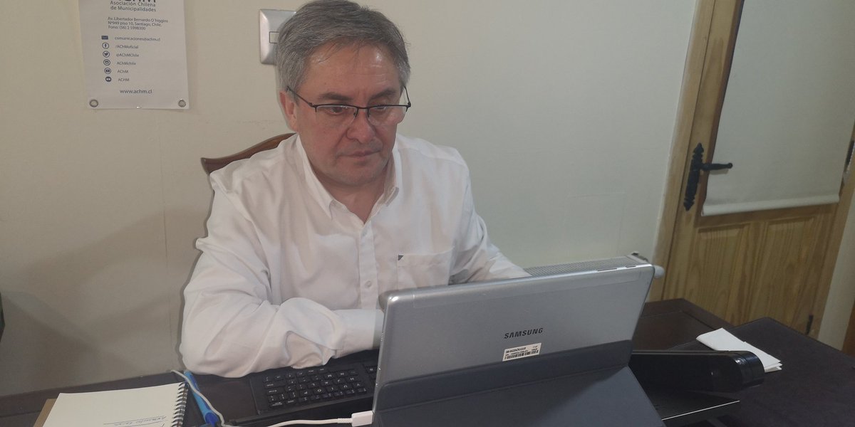 fdoparedes's tweet photo. En estos momentos todos los alcaldes del país reunidos con el  Ministro Paris y la Subsecretaria Daza, dando a conocer diversas realidades que enfrentaría el desconfinamiento en distintas partes de Chile. https://t.co/ScyA2ckHSt