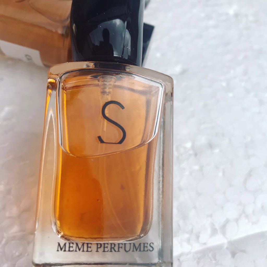 switsanny's tweet photo. Na mumu Dey go boutique! Our 25ml long lasting designers perfume collection is the best thing that could happen to your pocket and fragrance life.
NGN2,500 per bottle. Send a DM for wholesale price/deals.
#25mlperfumes #designersperfumes #naijabusinessonline #sampleperfume https://t.co/RmNfWM86ul