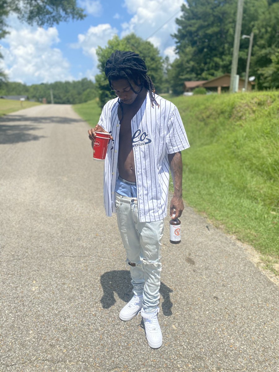 officialkillaf5's tweet photo. “DARK CLOUDS “ IS OUT ON ALL MAJOR PLATFORMS 📡📈📊RUN THAT SHIT 🔥🗣🗣 5 SINGLE &amp; 2 FEATURES 🥵🤯 @LILQUIL &amp; @Nice_Hands https://t.co/7cC7M9A9m9