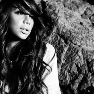 MissyElliott's tweet photo. All my prayer warriors who pray let’s pray for our sister TamarBraxton for those who Believe in the Power of Prayer🙏🏾 and prayers for her family... https://t.co/moSIrpEIk0