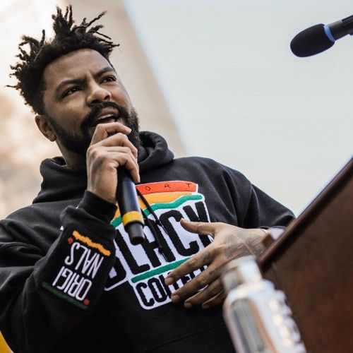 PPLiveIowa's tweet image. It's been a minute since we posted and today has been a rough one, so we decided to drop this mash-up feat. the spoken words of @iPhilSomething and the soulful tunes of PPL! producer @TheOnlyIon. buff.ly/2DWIvhX  👀 for the @ninaturner shoutout too! #WithTheseHands 🙌🏽