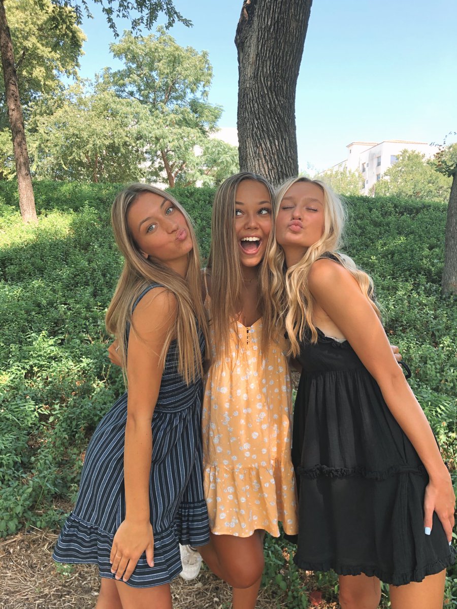Haileehowelll's tweet photo. friday funday ๏ฟฝ๏ฟฝโ๏ธโจ #favhumans https://t.co/N7KLEZOOFM