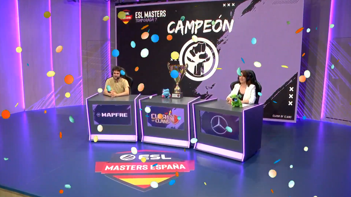 AppGradeEsports's tweet photo. GRAN FINAL #ESLMastersCoC
#ThunderSquad 1 🆚 2 #Resistence
👽 Los aliens son los campeones 🏆
La gran final acabó a plenos, con remontada incluida, decidiéndose por %🔝
🎙️ @Sockers_, @ZolokOficial & @ixena8
Sigue @ClashofClansESC en AppGrade 📱
👉 https://t.co/QQPe6W9U74 https://t.co/hircoFbCZj