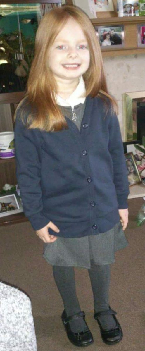 cushtycakes4's tweet photo. Emily's first and last day at Byron Primary School. Shes grown so much! So proud of her and i know Byron school will always have a very special place in her heart, and ours! ❤❤❤ @ByronSchool @WestbrookTrust @EnsembleByron  @Laquet  @joncarthy76  @MusicSLE https://t.co/dmSCCbP83Q