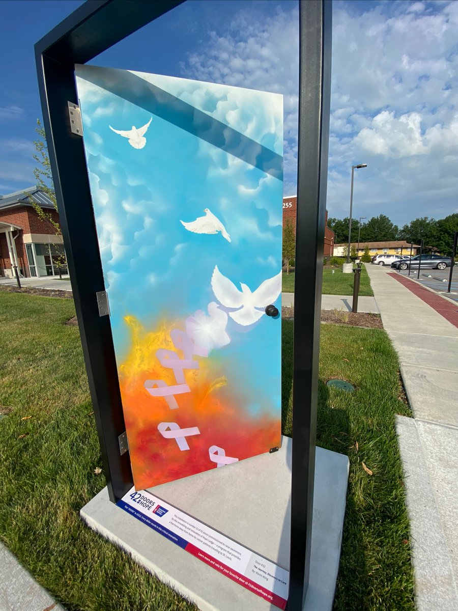 SitemanCenter's tweet image. The @acs_missouri #HopeLodgeSTL has been an incredible resource for so many Siteman patients. We're honored to host not one but two of the #42Doors of Hope on the grounds of Siteman's main campus (Door 22) and north county (Door 32) locations. Learn more: 42doorsofhope.org