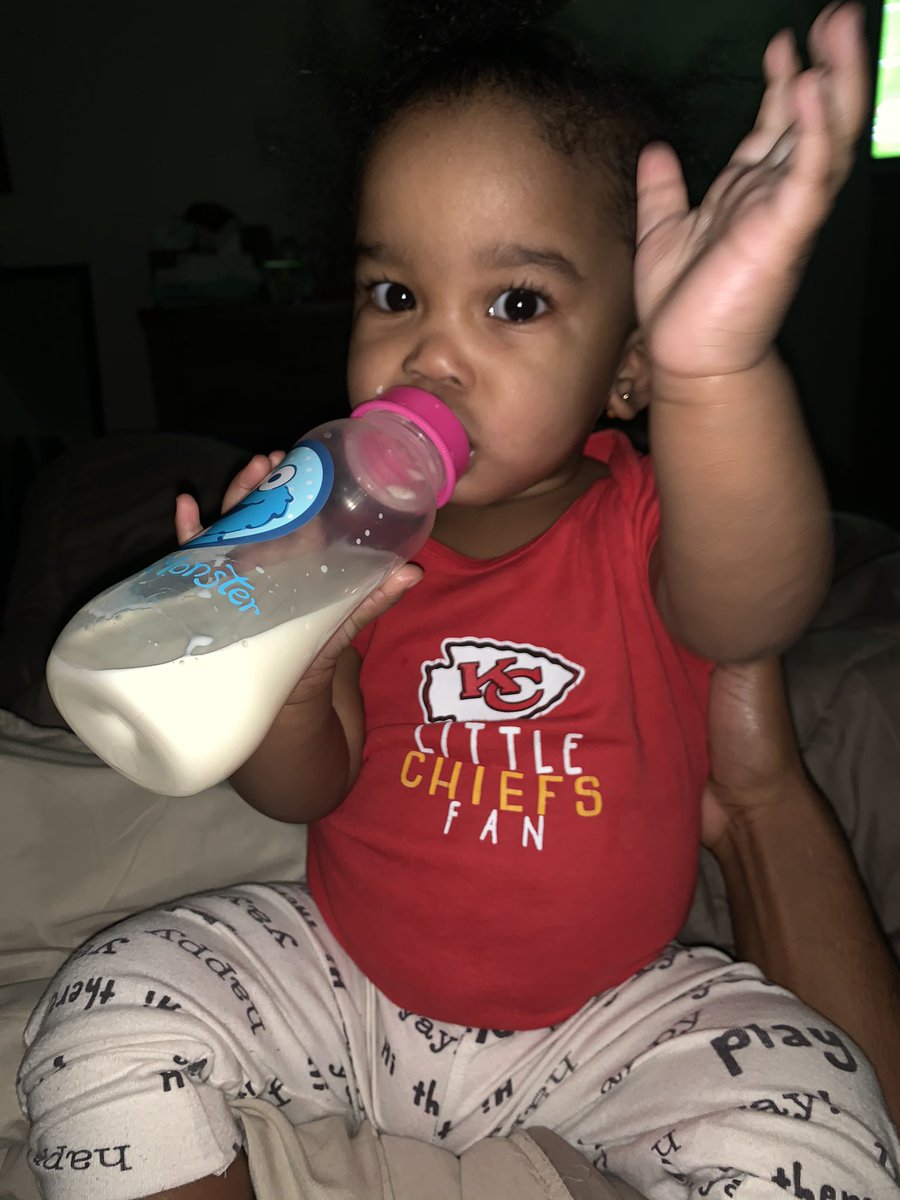 _casualcam's tweet photo. @Mathieu_Era How many retweets for a signed jersey for my babygirl?! #ChiefsKingdom #HoneyBadger #MathieuEra https://t.co/ztyzNRMHfl