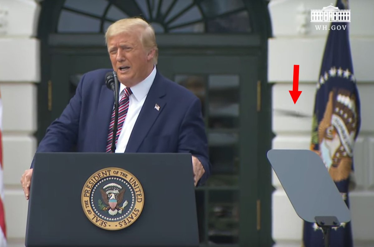 But the White House video is 60 frames per second.You'd think the flying thing would be clearer, but it isn't.In fact at 60 frames per second (left), the thing is LESS distinct than at 30 frames per second (right).It should be exactly the opposite.