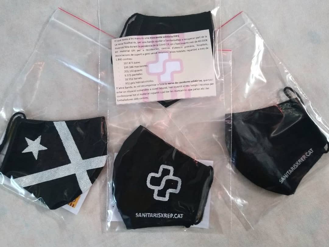 SanitarisxRep's tweet photo. Voleu la mascareta solidària SxR?

Reutilitzable, validada pel Col·legi de Metges de Barcelona i solidària amb qui ens ha ajudat a confeccionar EPIs per evitar contagis.

Com aconseguir-les?

🖋 sxr.covid19@gmail.com

📍Botiga Ciutat Invisible de Sants https://t.co/xCpFSsCKXX https://t.co/RSy64FfbSb