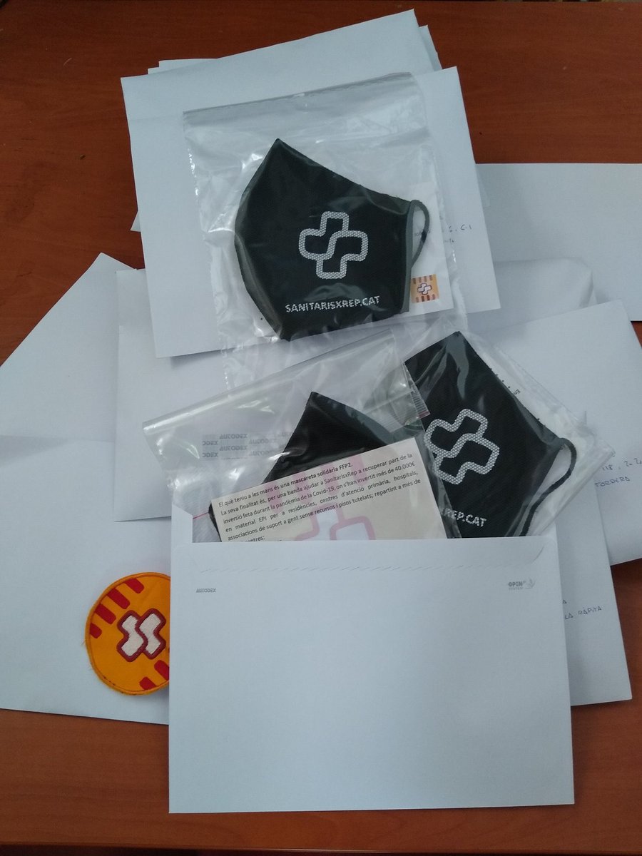 SanitarisxRep's tweet photo. Voleu la mascareta solidària SxR?

Reutilitzable, validada pel Col·legi de Metges de Barcelona i solidària amb qui ens ha ajudat a confeccionar EPIs per evitar contagis.

Com aconseguir-les?

🖋 sxr.covid19@gmail.com

📍Botiga Ciutat Invisible de Sants https://t.co/xCpFSsCKXX https://t.co/RSy64FfbSb