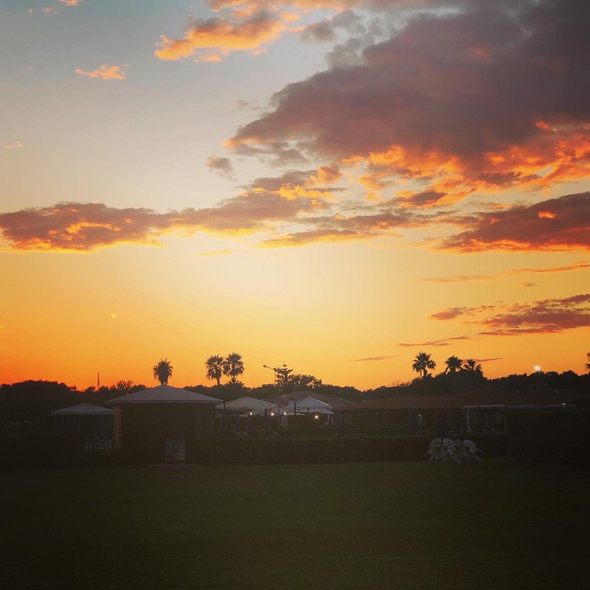 marigall24's tweet photo. #tramontosulmare #puntarossa #marinasannicola #seredestate https://t.co/4v7EugrISx