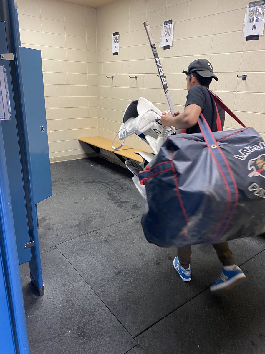 joehoule9's tweet photo. Jed gets back on the road to reach his goal. #aaahockey #goldinthenet https://t.co/h9GQT8wkeW