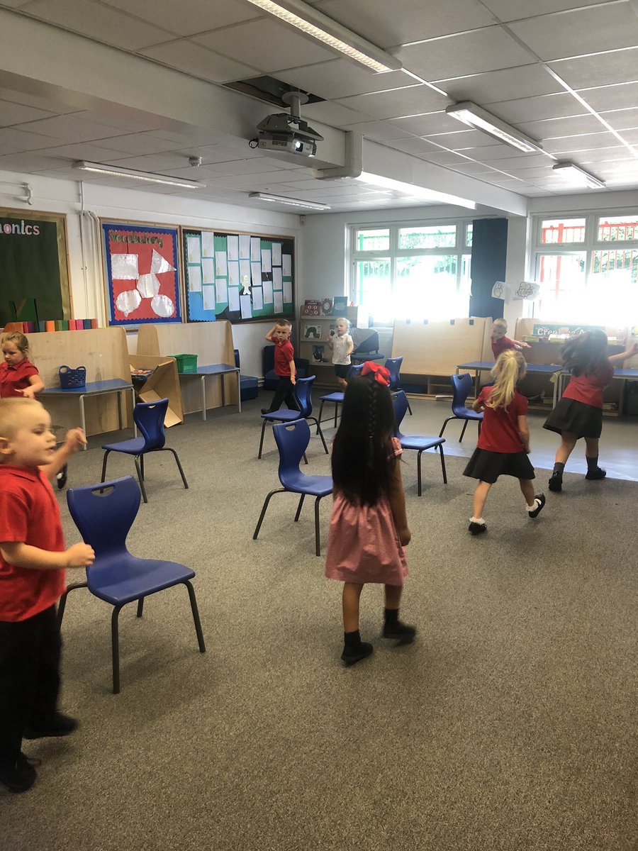 MissAnicholson's tweet photo. We played to some fun games too to make sure the children had a really happy last day! https://t.co/RfXNBfbKSN