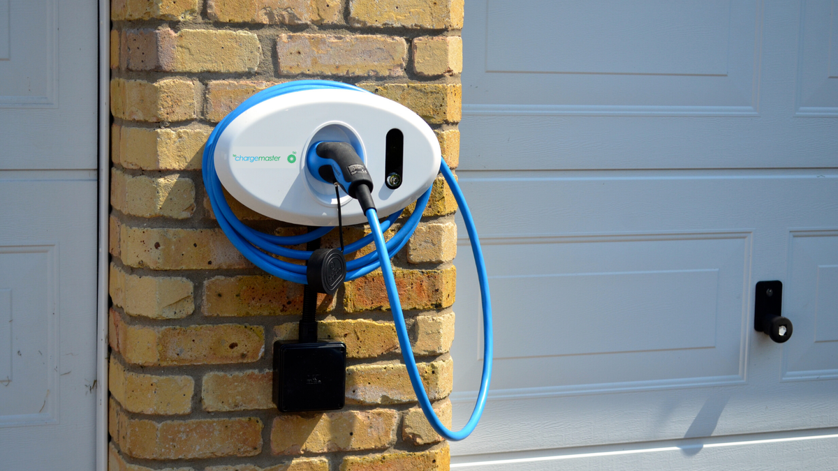 bppulseuk's tweet photo. We have our first free Homecharge winner! Congratulations to our lucky winner, Douglas, who has won a free Homecharge unit as part of our July giveaway! 🏡🔌

Make sure to complete your application by 31st July to be automatically entered! Find out more at https://t.co/AV4kjHTf9n https://t.co/xDlPz9j7lm
