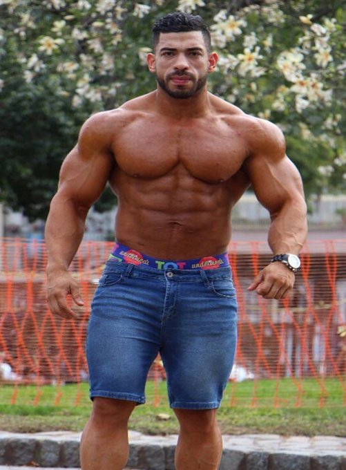 #muscledad #fridaymorning #FridayFeeling #FridayMotivation #weekend #weekendvibes #weekendmood https://t