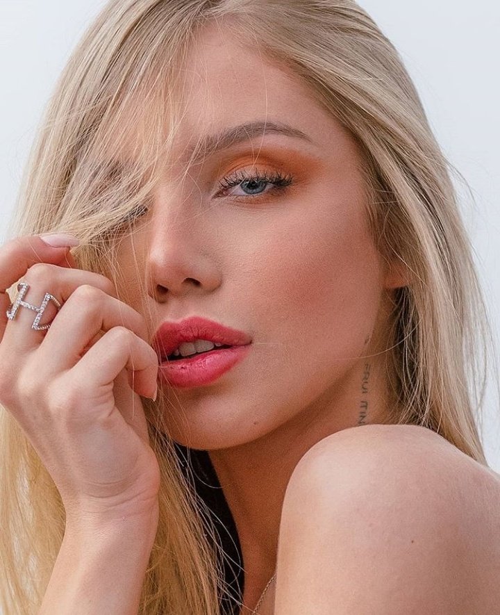 _maherelle's tweet photo. 🌹— 𝑳𝒐𝒔 𝒐𝒋𝒐𝒔 𝒃𝒆𝒔𝒂𝒏 𝒑𝒓𝒊𝒎𝒆𝒓𝒐. https://t.co/xErx8vdvSb