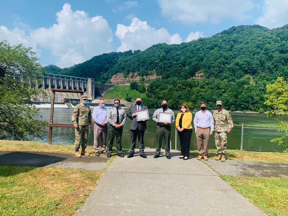 Sen_JoeManchin's tweet photo. Today I'm proud to celebrate the groundbreaking of Phase 5 of the Bluestone Dam project, and to thank Park Ranger John Drossart and Student Conservation Association intern Jed Lyle, who were honored today for rescuing two swimmers from drowning on Bluestone Lake last summer. https://t.co/YvAvUiDqon